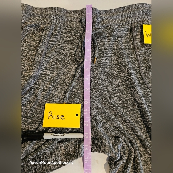 3/15$ Bundle Deal Secret Treasures Pants XL 16-18 - Picture 5 of 8